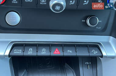 Внедорожник / Кроссовер Audi Q3 2020 в 