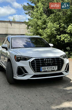 Внедорожник / Кроссовер Audi Q3 2019 в 