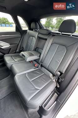 Внедорожник / Кроссовер Audi Q3 2019 в 