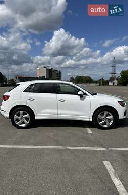 Внедорожник / Кроссовер Audi Q3 2019 в 
