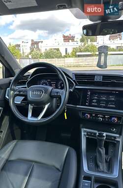Внедорожник / Кроссовер Audi Q3 2019 в 