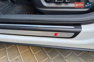 Внедорожник / Кроссовер Audi Q3 2017 в 