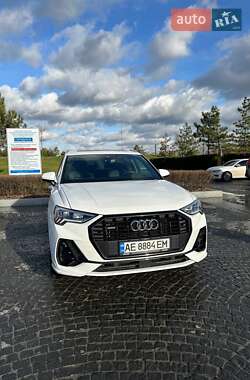 Внедорожник / Кроссовер Audi Q3 2019 в 