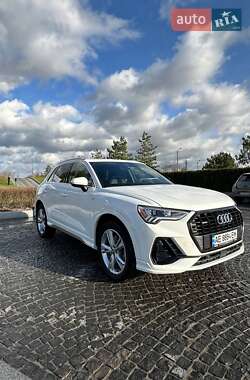 Внедорожник / Кроссовер Audi Q3 2019 в 