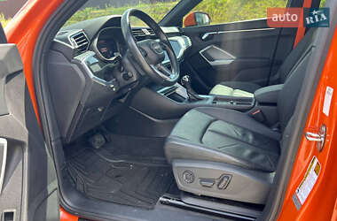 Внедорожник / Кроссовер Audi Q3 2021 в 
