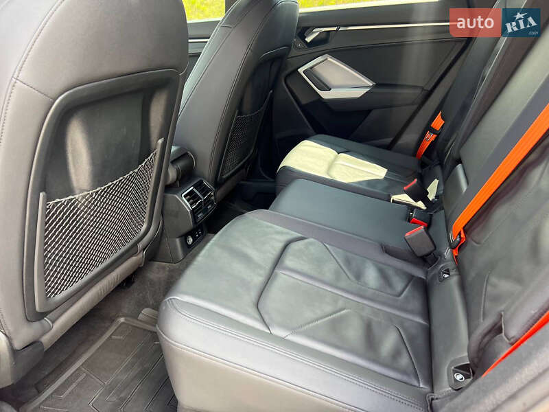 Внедорожник / Кроссовер Audi Q3 2021 в Тернополе
