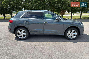 Внедорожник / Кроссовер Audi Q3 2019 в 