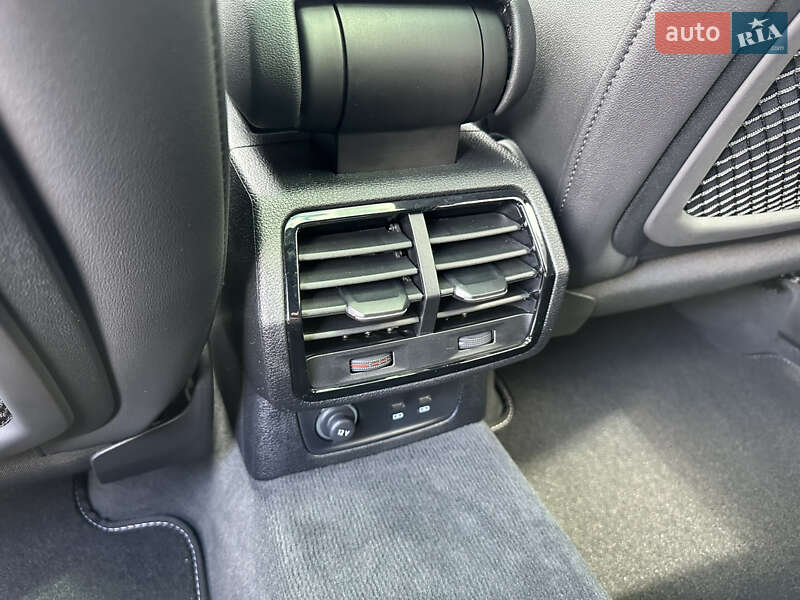 Внедорожник / Кроссовер Audi Q3 2024 в Киеве