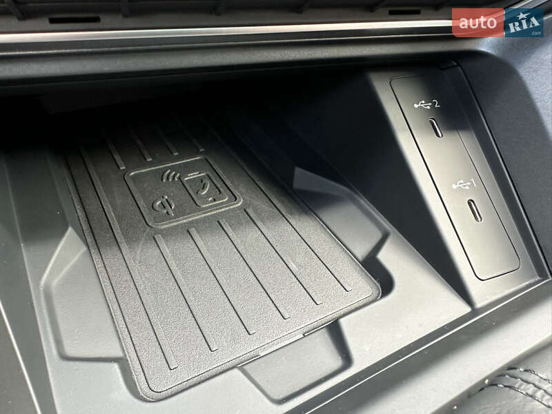 Внедорожник / Кроссовер Audi Q3 2024 в Киеве