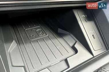 Внедорожник / Кроссовер Audi Q3 2024 в 