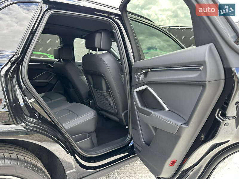 Внедорожник / Кроссовер Audi Q3 2024 в Киеве