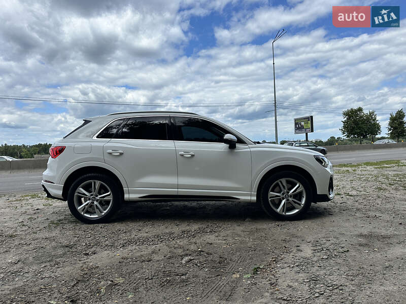 Позашляховик / Кросовер Audi Q3 2019 в Києві
