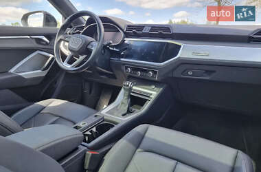 Внедорожник / Кроссовер Audi Q3 2020 в 