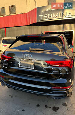 Внедорожник / Кроссовер Audi Q3 2020 в Киеве