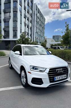 Внедорожник / Кроссовер Audi Q3 2016 в 