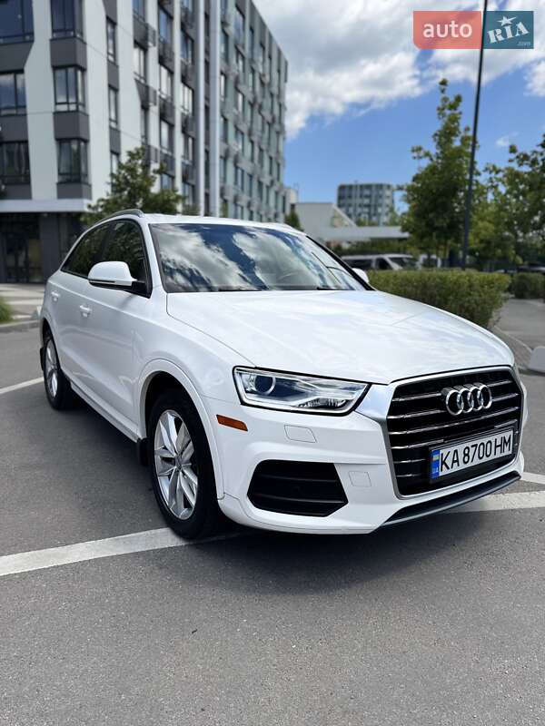 Позашляховик / Кросовер Audi Q3 2016 в Києві