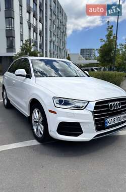 Внедорожник / Кроссовер Audi Q3 2016 в 