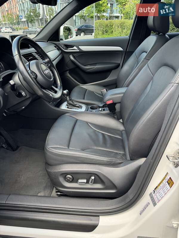 Позашляховик / Кросовер Audi Q3 2016 в Києві
