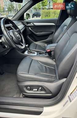 Внедорожник / Кроссовер Audi Q3 2016 в 