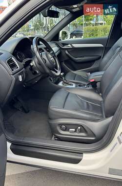 Внедорожник / Кроссовер Audi Q3 2016 в 