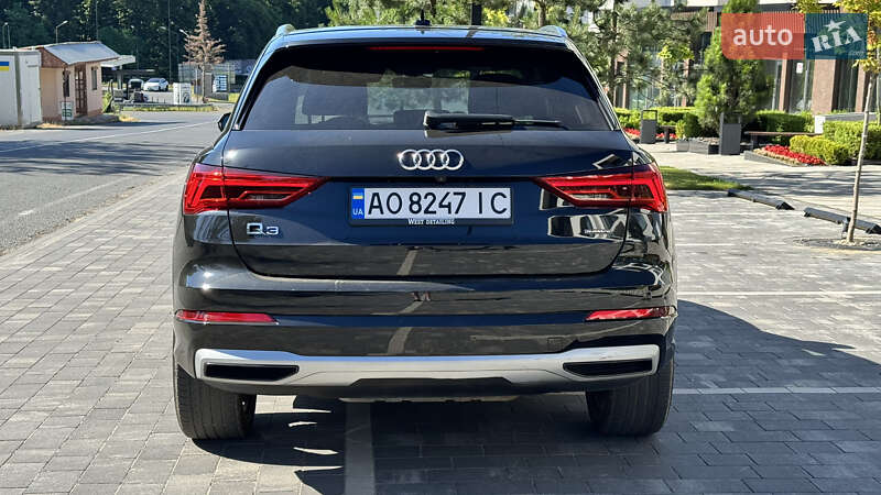 Внедорожник / Кроссовер Audi Q3 2019 в Ужгороде