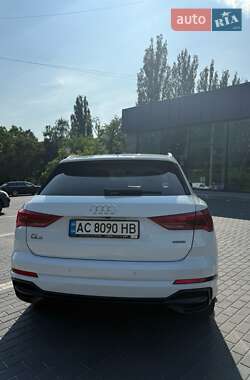 Внедорожник / Кроссовер Audi Q3 2019 в 