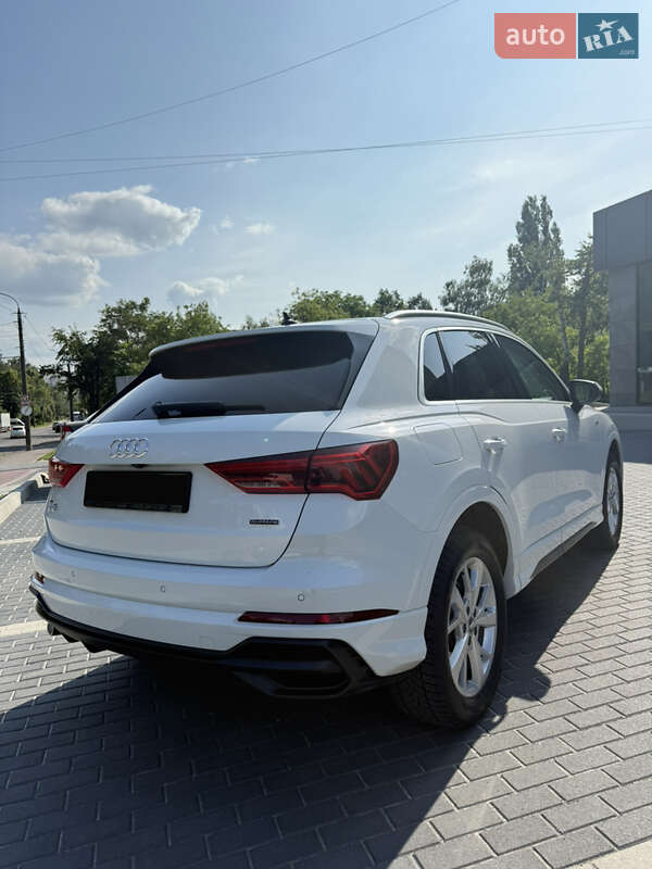Внедорожник / Кроссовер Audi Q3 2019 в Луцке