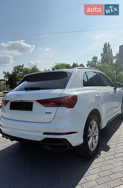 Внедорожник / Кроссовер Audi Q3 2019 в 