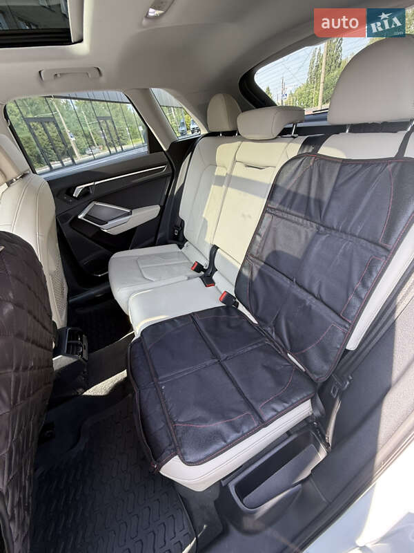 Внедорожник / Кроссовер Audi Q3 2019 в Луцке