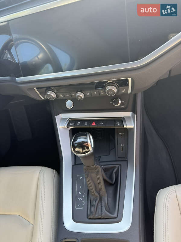 Внедорожник / Кроссовер Audi Q3 2019 в Луцке