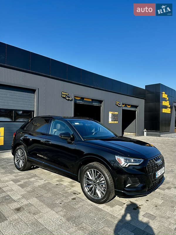 Внедорожник / Кроссовер Audi Q3 2021 в Львове