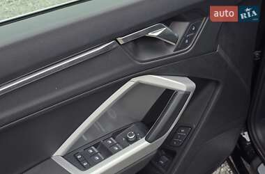 Внедорожник / Кроссовер Audi Q3 2024 в 