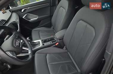 Внедорожник / Кроссовер Audi Q3 2024 в 