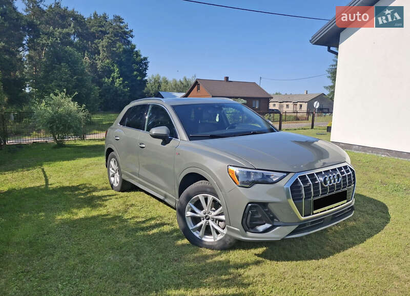 Позашляховик / Кросовер Audi Q3 2020 в Києві