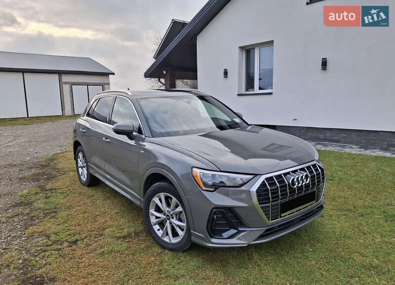 Позашляховик / Кросовер Audi Q3 2020 в Києві