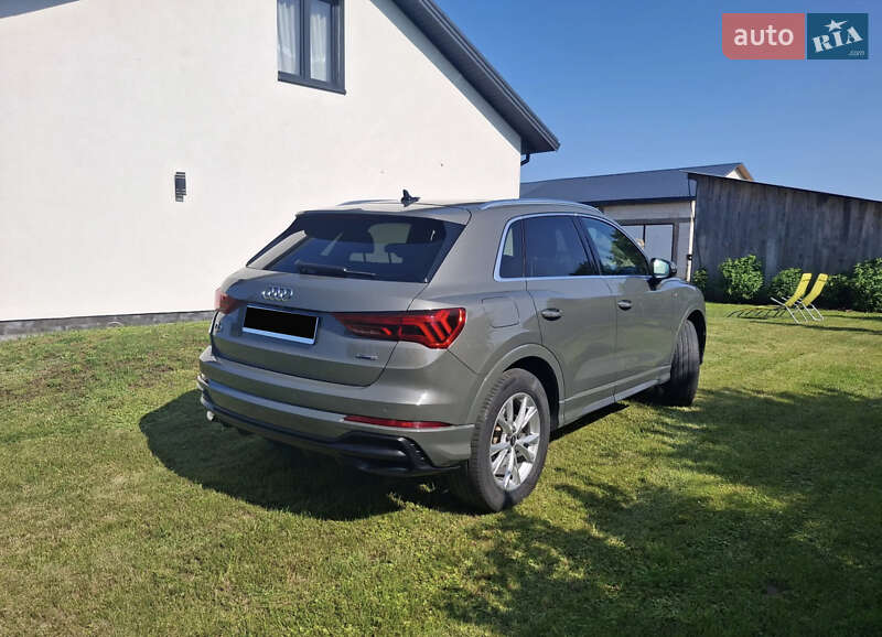 Позашляховик / Кросовер Audi Q3 2020 в Києві