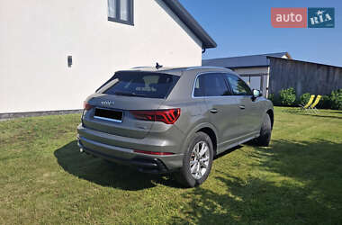 Внедорожник / Кроссовер Audi Q3 2020 в 