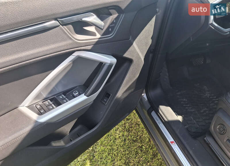 Позашляховик / Кросовер Audi Q3 2020 в Києві