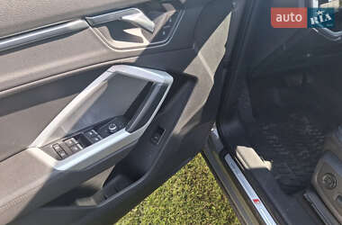 Внедорожник / Кроссовер Audi Q3 2020 в 