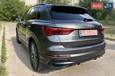 Позашляховик / Кросовер Audi Q3 2019 в 