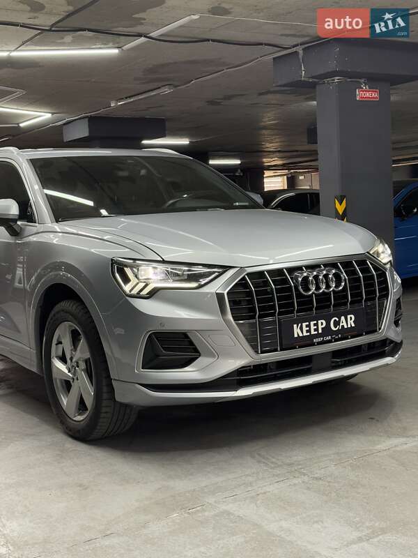 Внедорожник / Кроссовер Audi Q3 2019 в Одессе