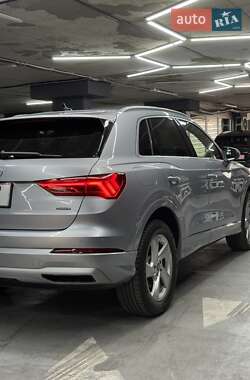 Внедорожник / Кроссовер Audi Q3 2019 в 