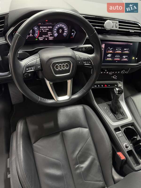 Внедорожник / Кроссовер Audi Q3 2019 в Одессе