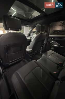 Внедорожник / Кроссовер Audi Q3 2019 в 