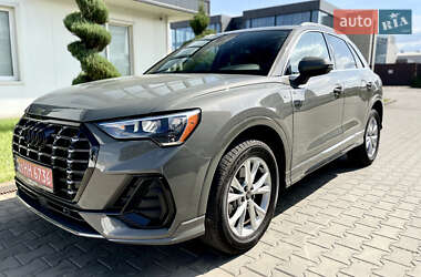 Внедорожник / Кроссовер Audi Q3 2022 в 