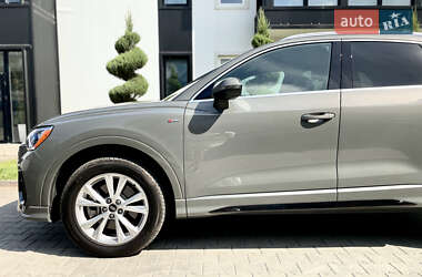 Внедорожник / Кроссовер Audi Q3 2022 в 