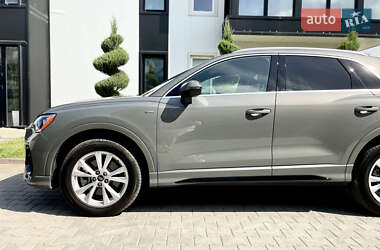 Внедорожник / Кроссовер Audi Q3 2022 в 