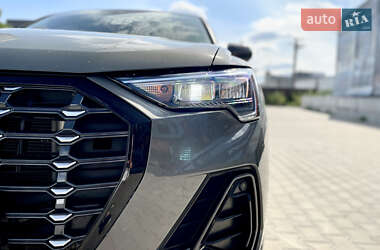 Внедорожник / Кроссовер Audi Q3 2022 в 