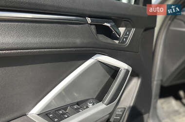 Внедорожник / Кроссовер Audi Q3 2022 в 