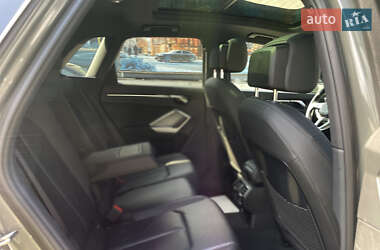 Внедорожник / Кроссовер Audi Q3 2022 в 